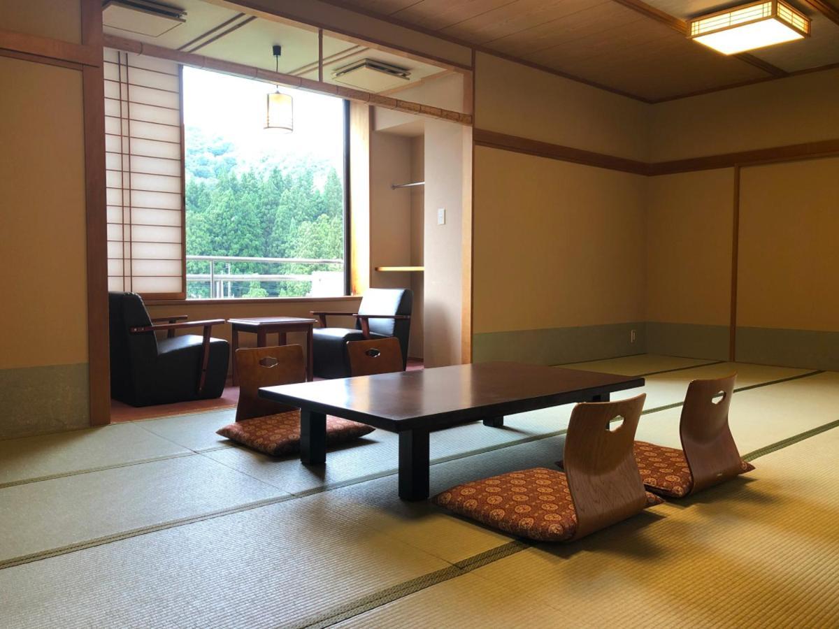 Hotel Yumoto Uonuma Exterior photo